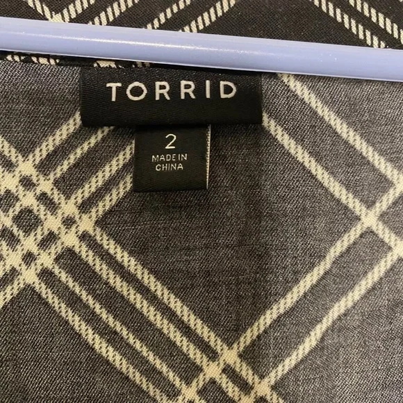 Torrid Asymmetrical Midi Dress Black White Size 2X Womens Elastic Waist - Picture 7 of 8